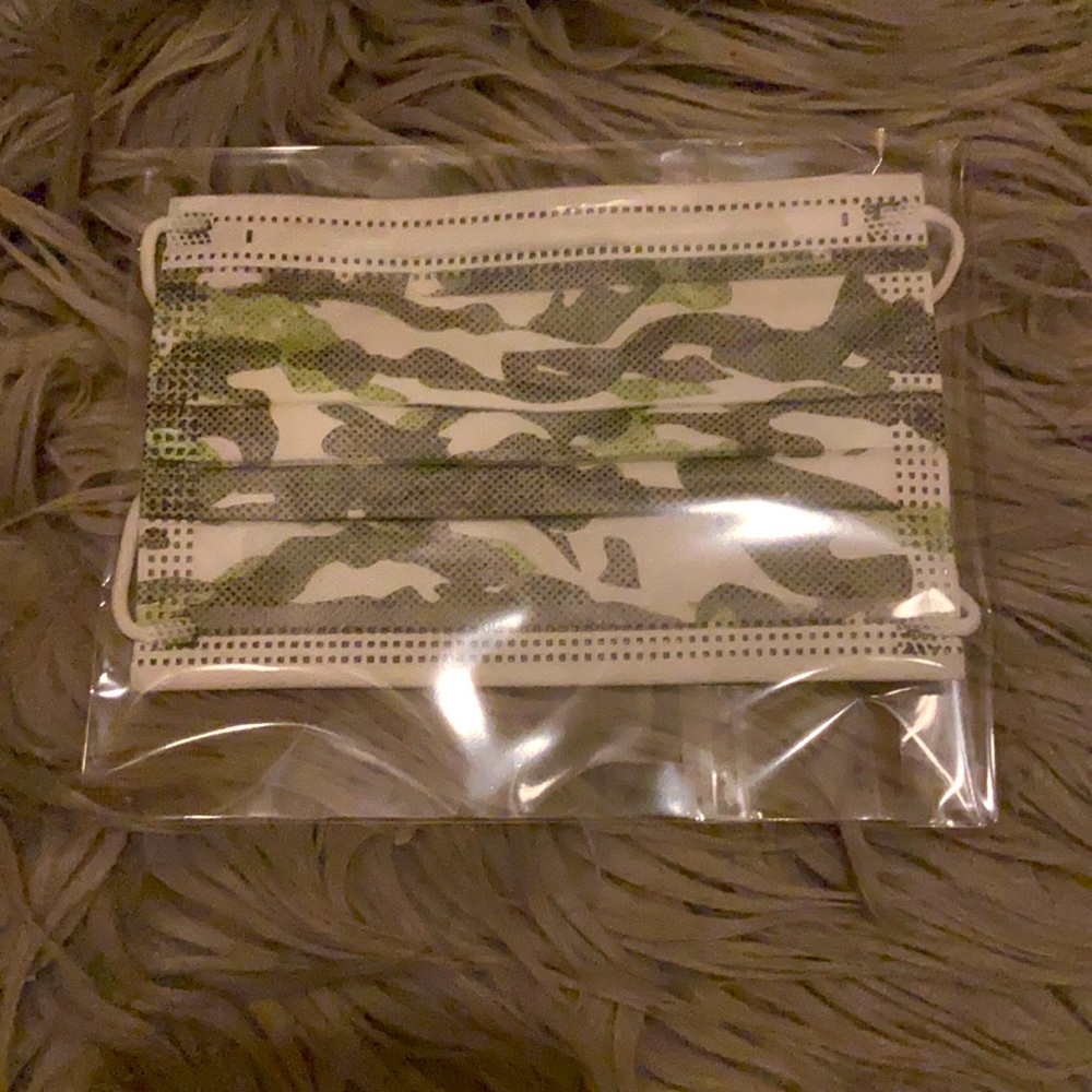 🖤 Children’s Camo Face Mask 😷 2packs for $18